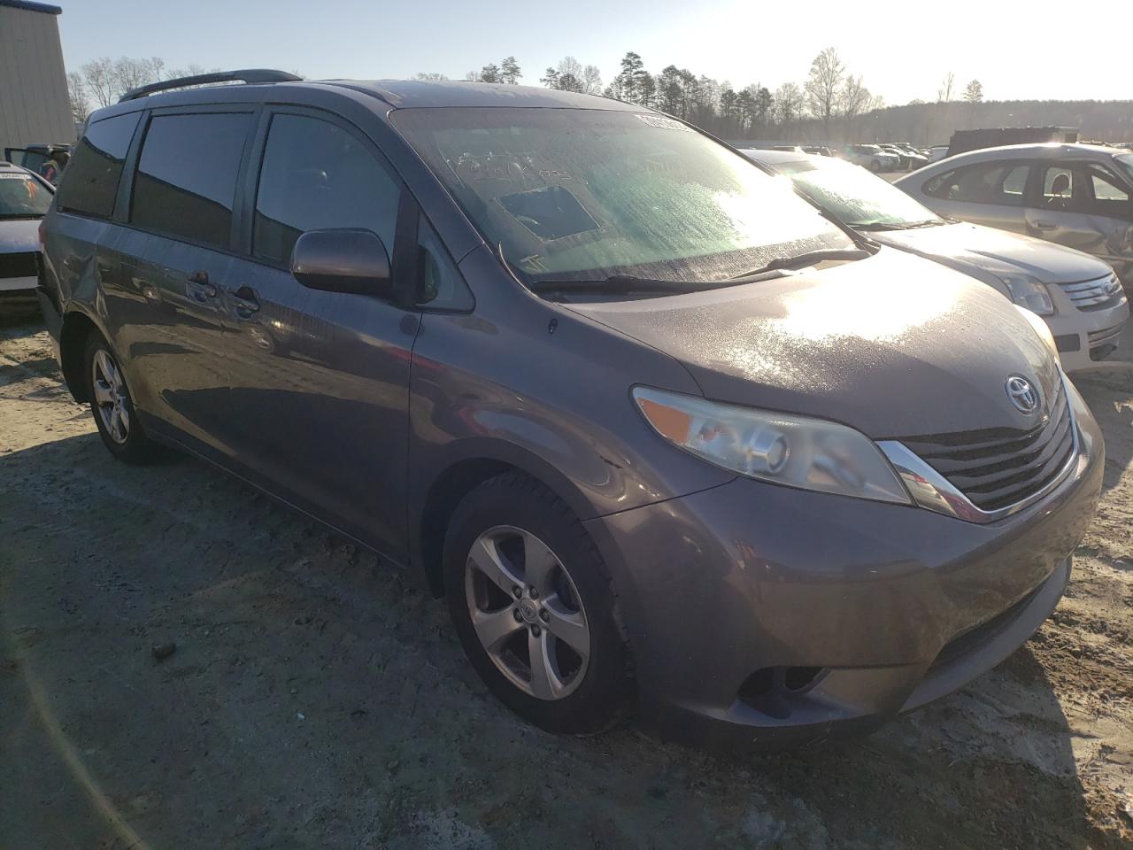 Photo 1 from auction – 2013 TOYOTA SIENNA LE with VIN 5TDKK3DCXDS367208