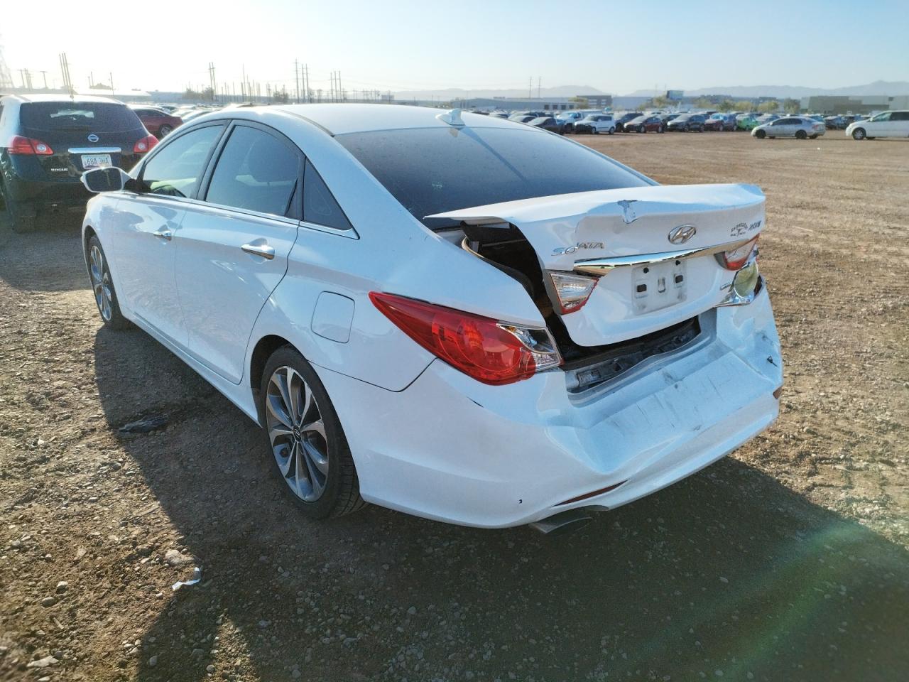 Photo 3 from auction – 2013 HYUNDAI SONATA SE with VIN 5NPEC4AB2DH579277