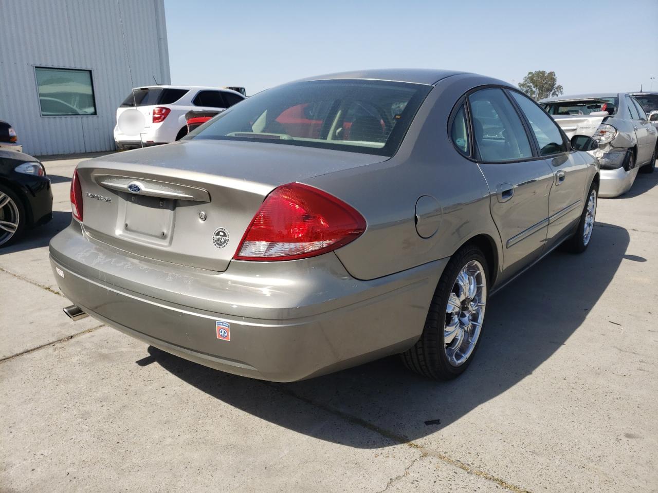 Photo 4 from auction – 2004 FORD TAURUS SE with VIN 1FAFP53294G175947