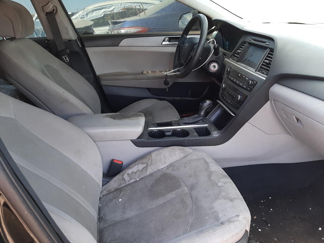 Photo 5 from auction – 2016 HYUNDAI SONATA SE with VIN 5NPE24AF3GH384296