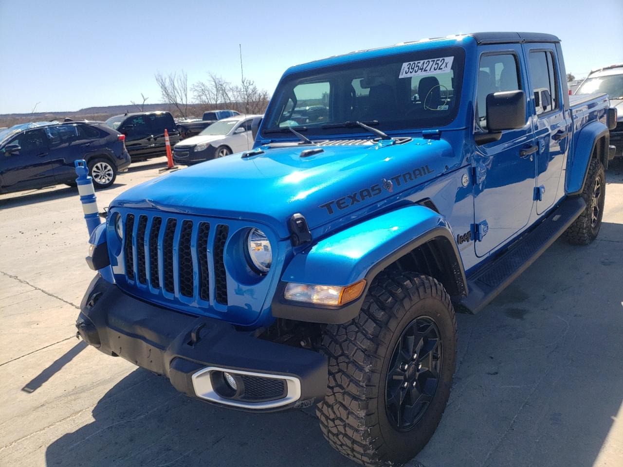 Photo 2 from auction – 2021 JEEP GLADIATOR with VIN 1C6HJTAG8ML585452