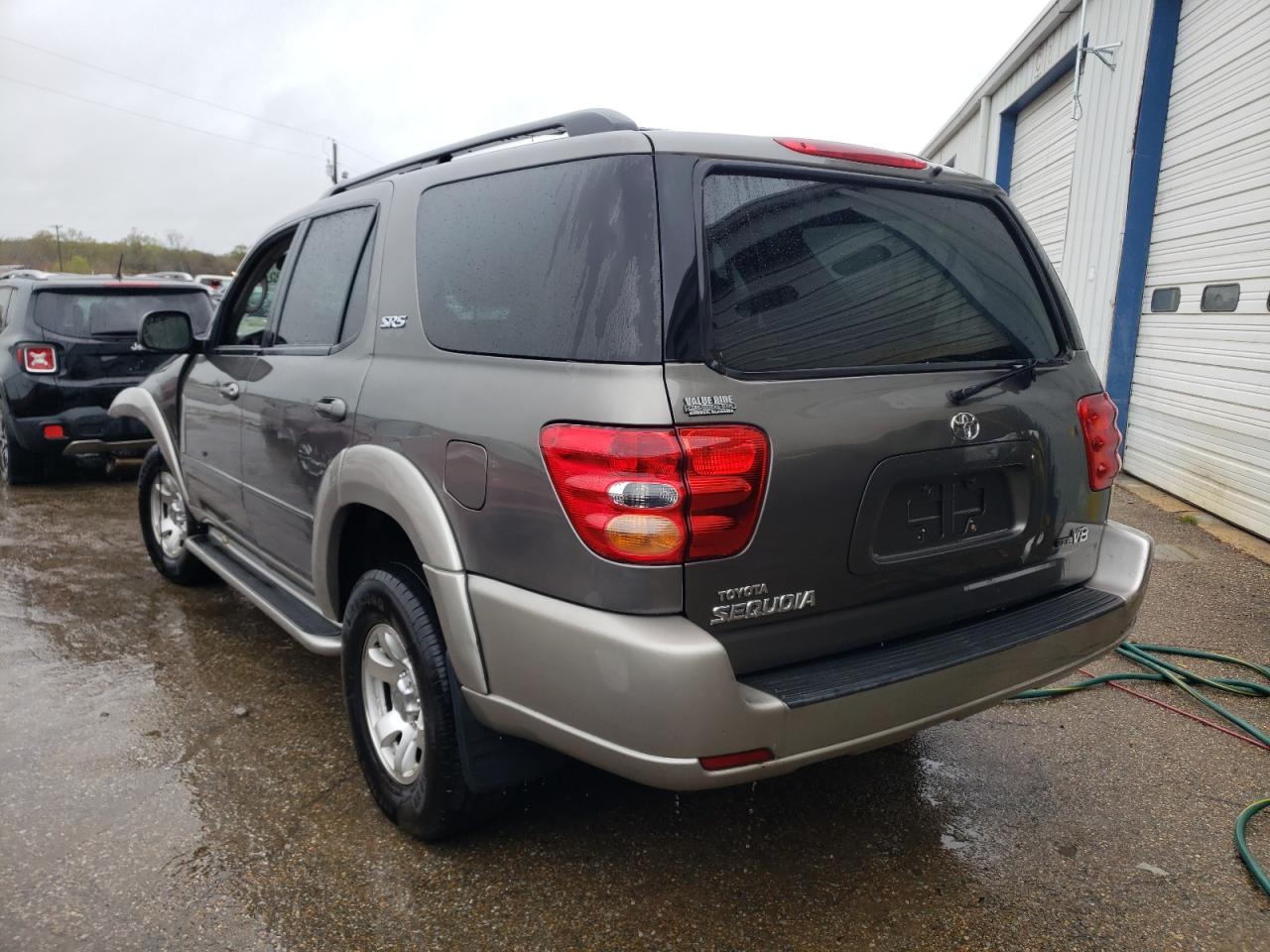 Photo 3 from auction – 2003 TOYOTA SEQUOIA SR with VIN 5TDZT34A23S138885