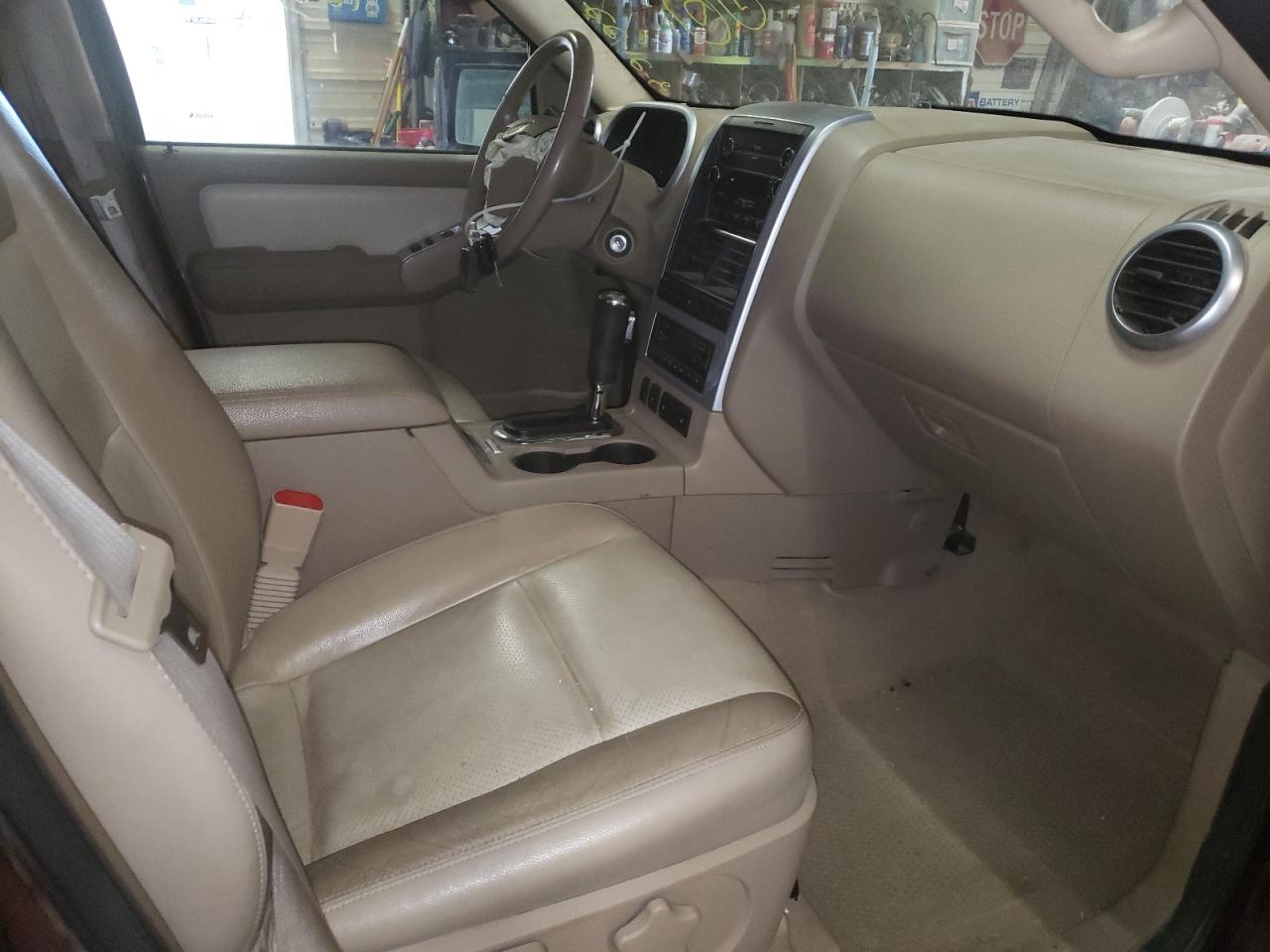 Photo 5 from auction – 2008 MERCURY MOUNTAINEE with VIN 4M2EU48E18UJ09857