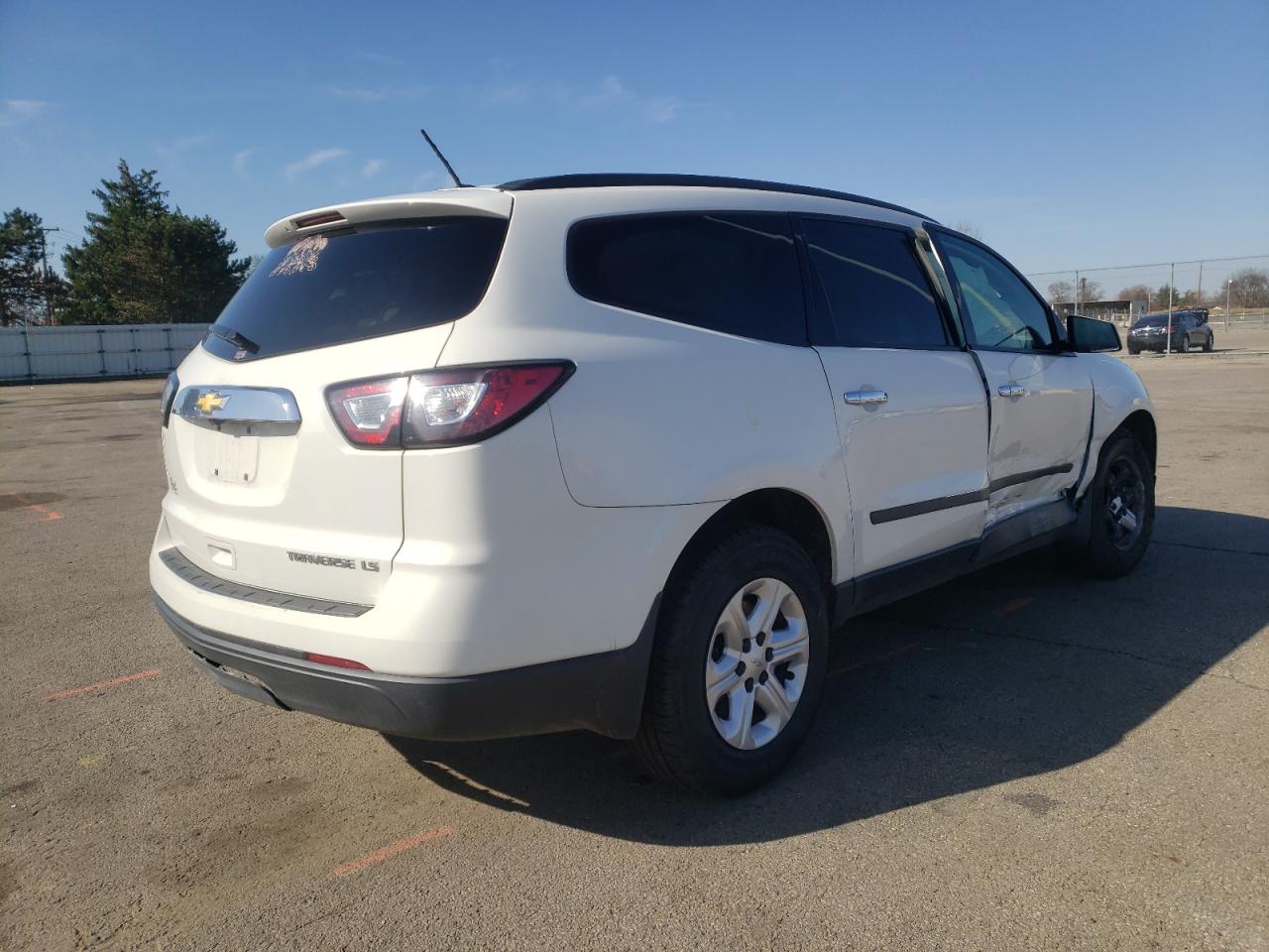 Photo 4 from auction – 2013 CHEVROLET TRAVERSE L with VIN 1GNKRFED9DJ104412