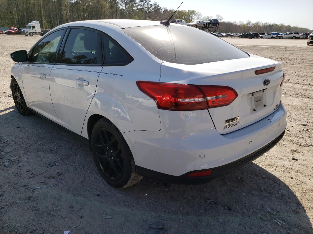 Photo 3 from auction – 2016 FORD FOCUS SE with VIN 1FADP3F28GL369260