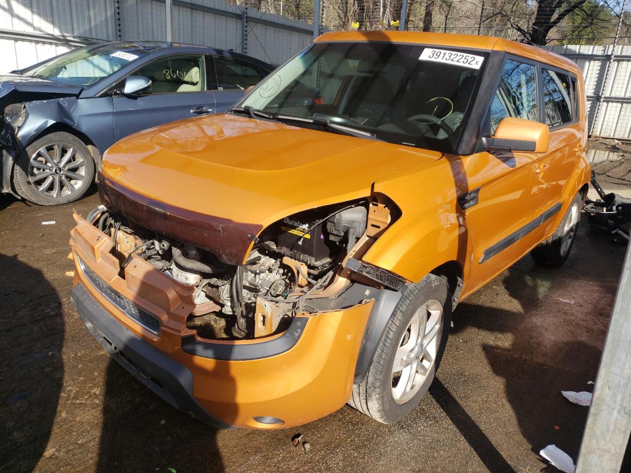 Photo 2 from auction – 2011 KIA SOUL + with VIN KNDJT2A24B7231548
