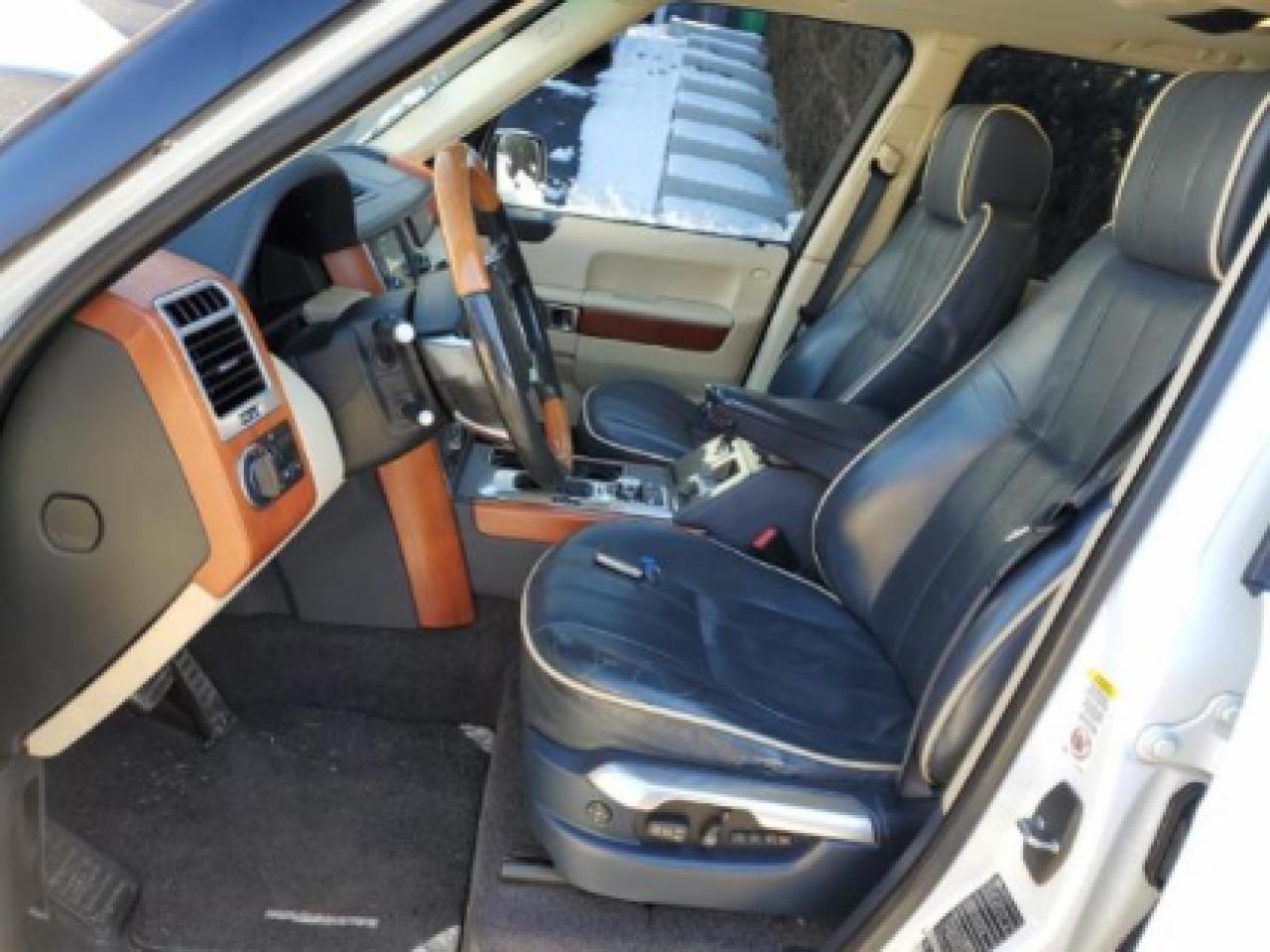 Photo 5 from auction – 2011 LAND ROVER RANGE ROVE with VIN SALMF1E46BA356749