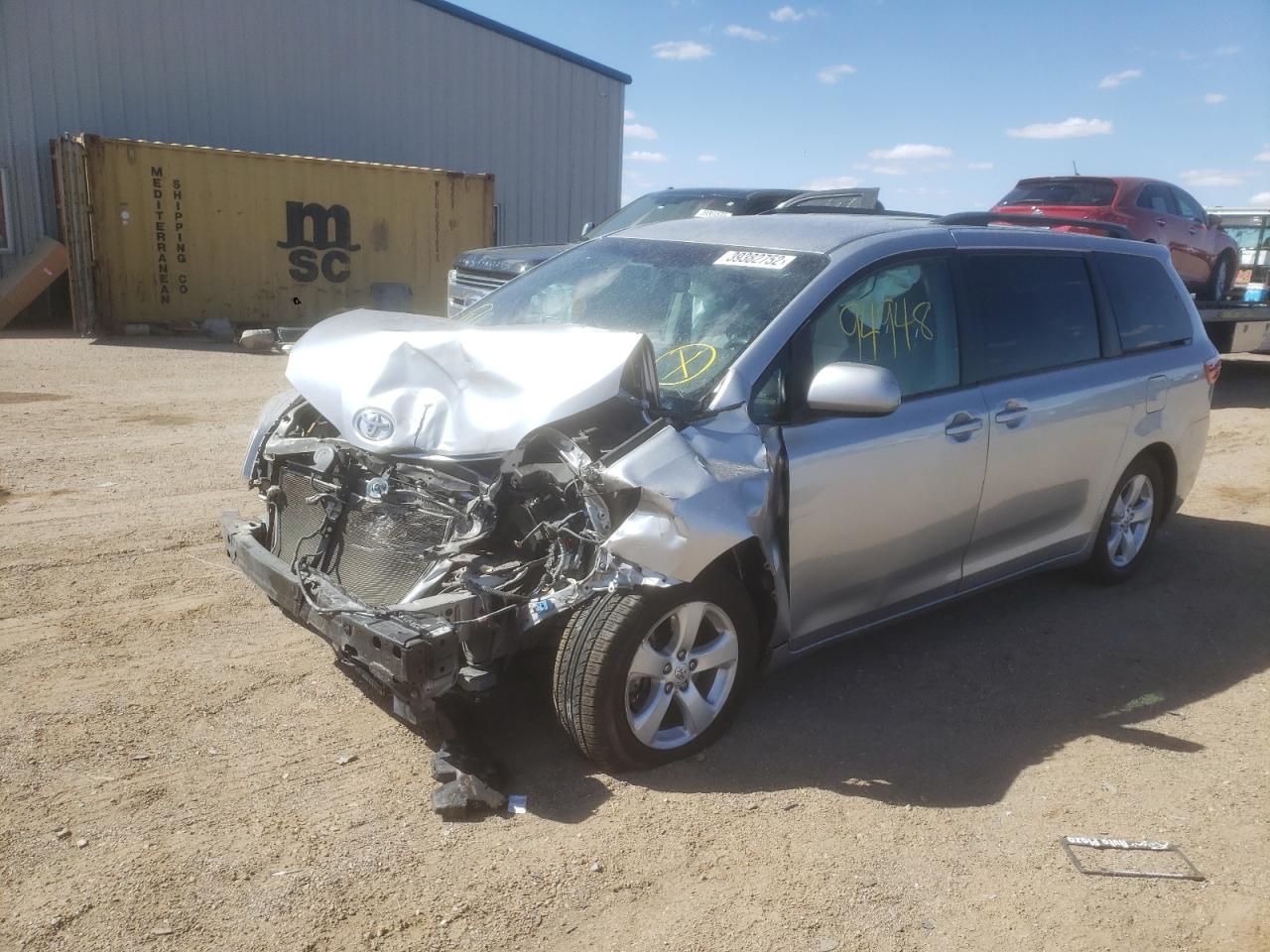 Photo 2 from auction – 2015 TOYOTA SIENNA LE with VIN 5TDKK3DC1FS578915