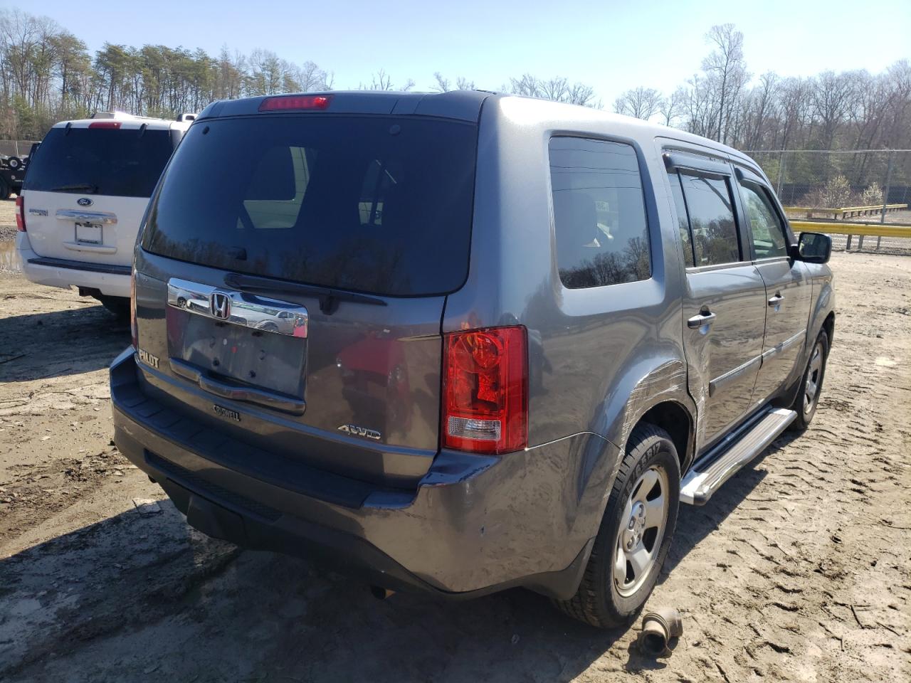 Photo 4 from auction – 2013 HONDA PILOT LX with VIN 5FNYF4H2XDB037045