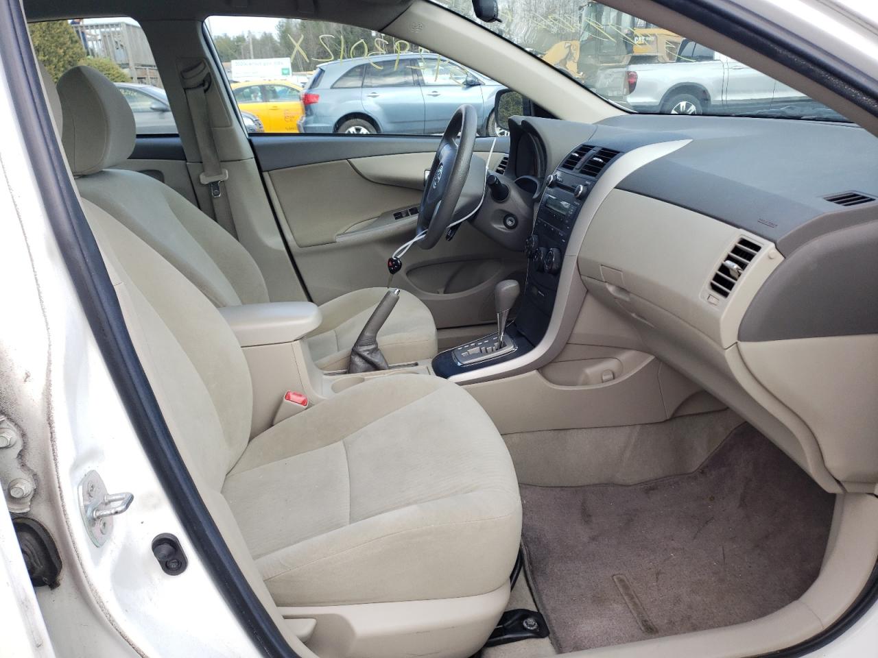 Photo 5 from auction – 2010 TOYOTA COROLLA 4D with VIN 2T1BU4EE8AC282503
