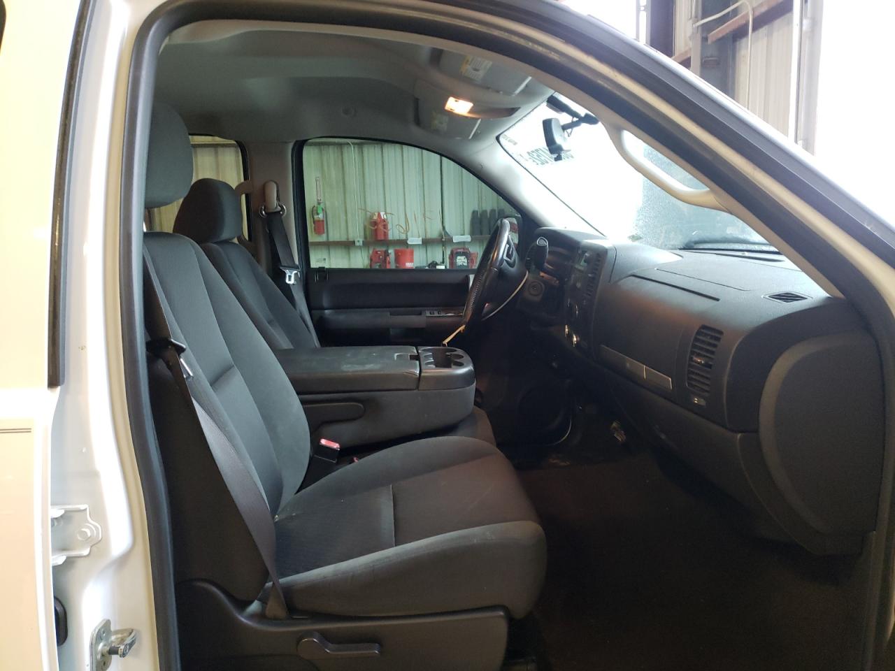 Photo 5 from auction – 2009 GMC SIERRA C15 with VIN 3GTEC23JX9G184661