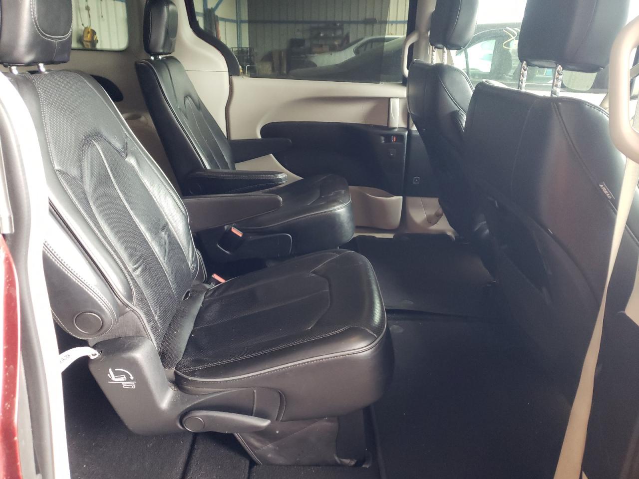 Photo 6 from auction – 2018 CHRYSLER PACIFICA L with VIN 2C4RC1GG1JR274063