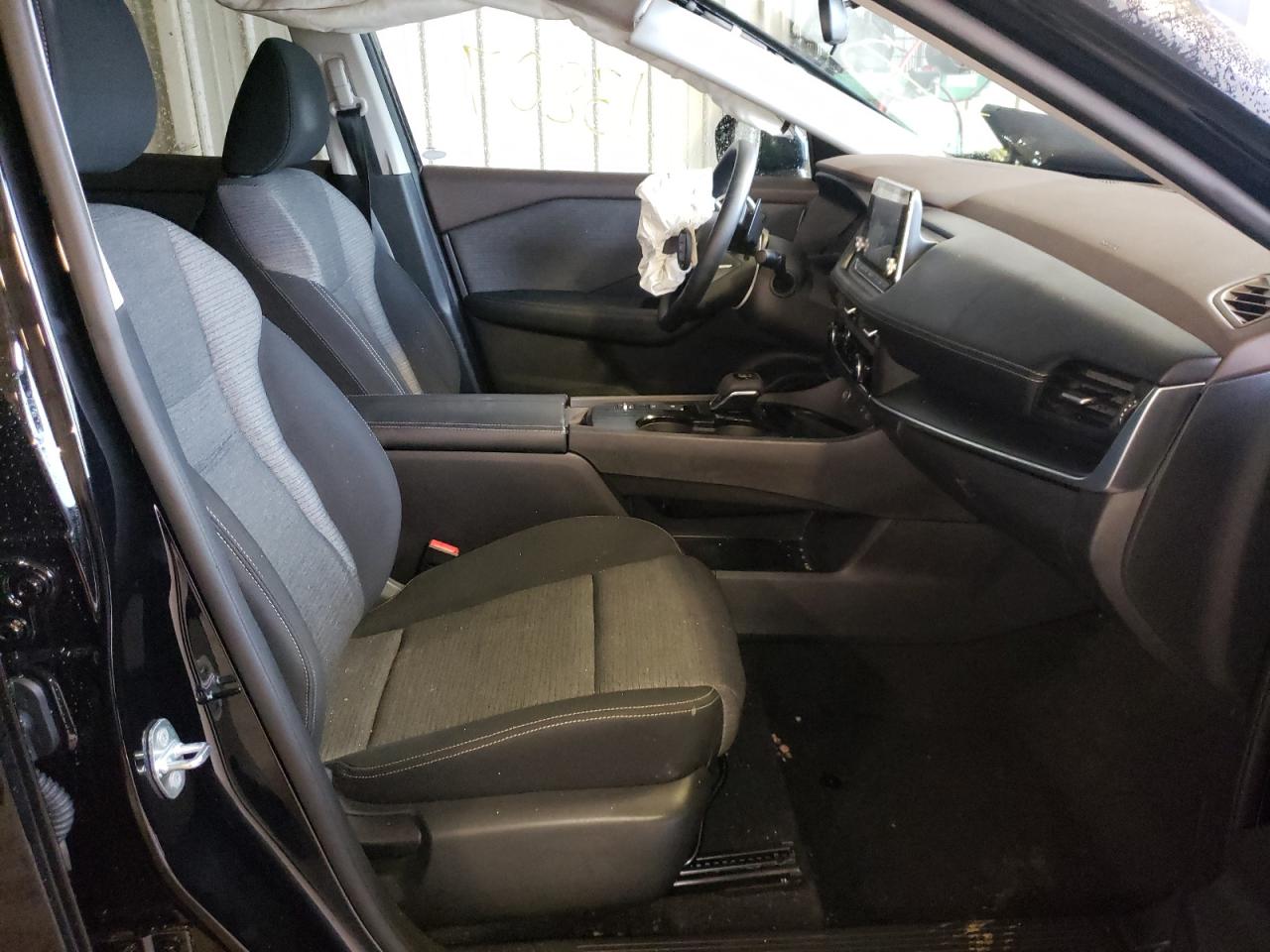 Photo 5 from auction – 2021 NISSAN ROGUE S with VIN 5N1AT3AA4MC770402