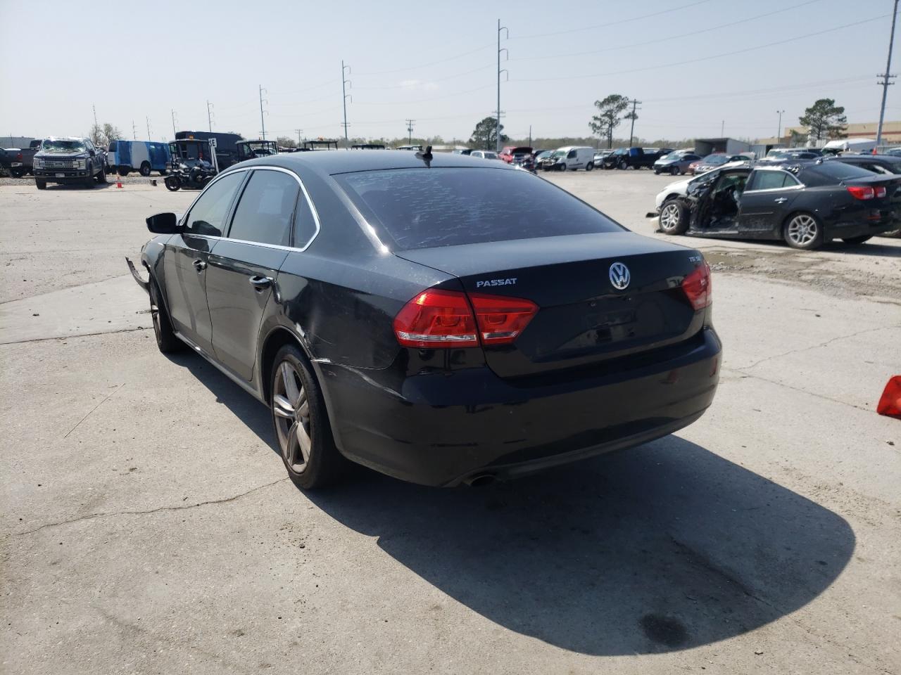 Photo 3 from auction – 2014 VOLKSWAGEN PASSAT SE with VIN 1VWBT7A30EC109790