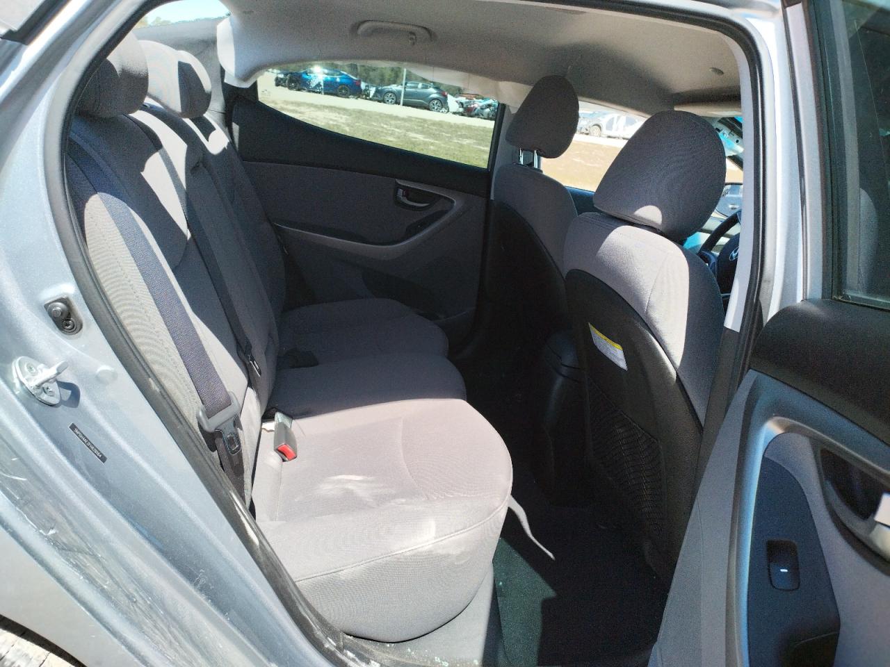Photo 6 from auction – 2015 HYUNDAI ELANTRA SE with VIN 5NPDH4AE2FH628164