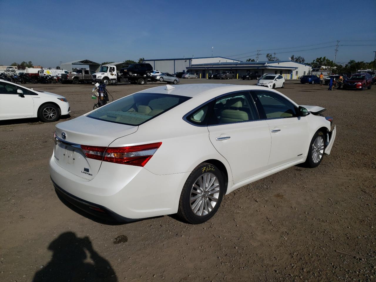 Photo 4 from auction – 2014 TOYOTA AVALON HYB with VIN 4T1BD1EB5EU025775