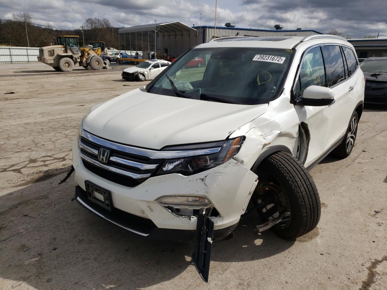 Photo 2 from auction – 2016 HONDA PILOT ELIT with VIN 5FNYF6H08GB084802
