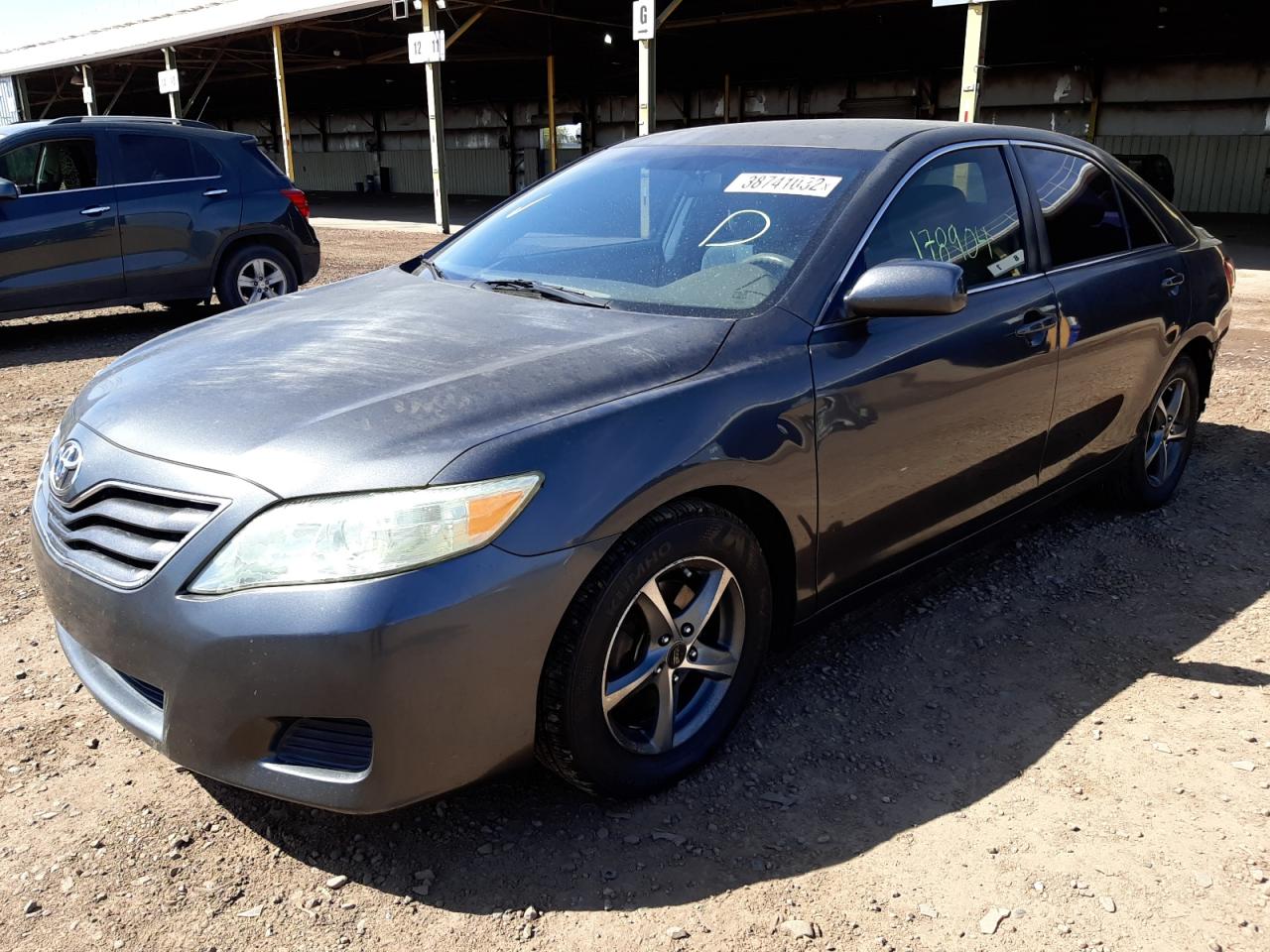 Zdjęcie 2 z aukcji – 2011 TOYOTA CAMRY BASE z VIN 4T1BF3EK5BU131337