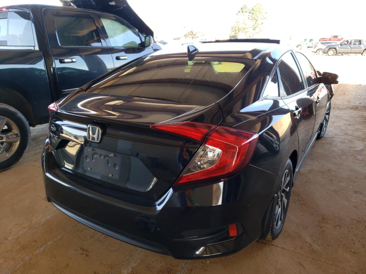 Photo 4 from auction – 2017 HONDA CIVIC EX with VIN 19XFC2F7XHE013391