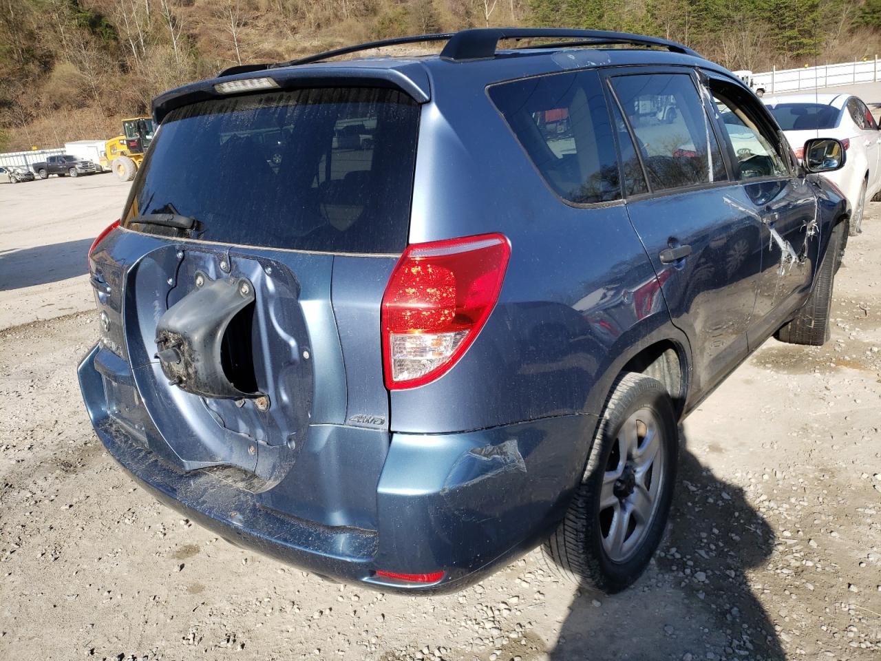 Photo 4 from auction – 2006 TOYOTA RAV4 with VIN JTMBD33V365020423
