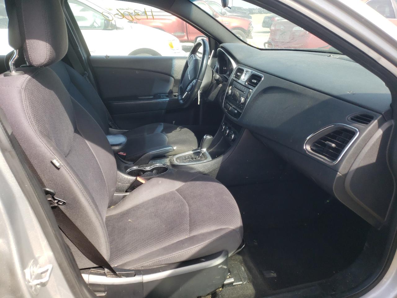 Photo 5 from auction – 2013 CHRYSLER 200 TOURIN with VIN 1C3CCBBG0DN573407