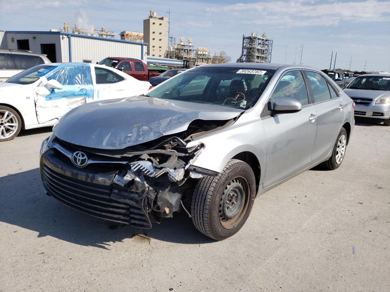 Zdjęcie 2 z aukcji – 2015 TOYOTA CAMRY z VIN 4T4BF1FK6FR479999