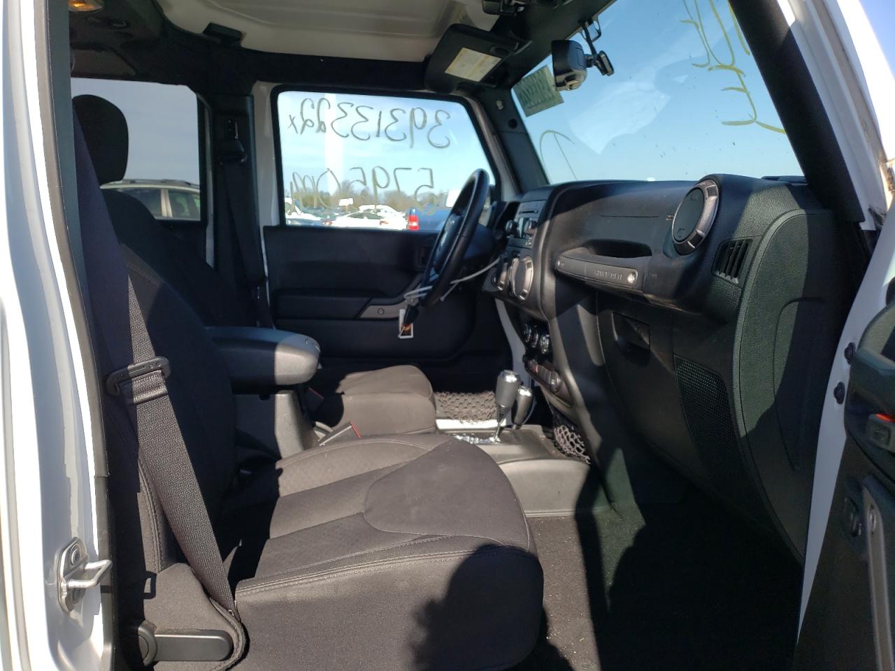 Photo 5 from auction – 2018 JEEP WRANGLER U with VIN 1C4BJWDG3JL895175