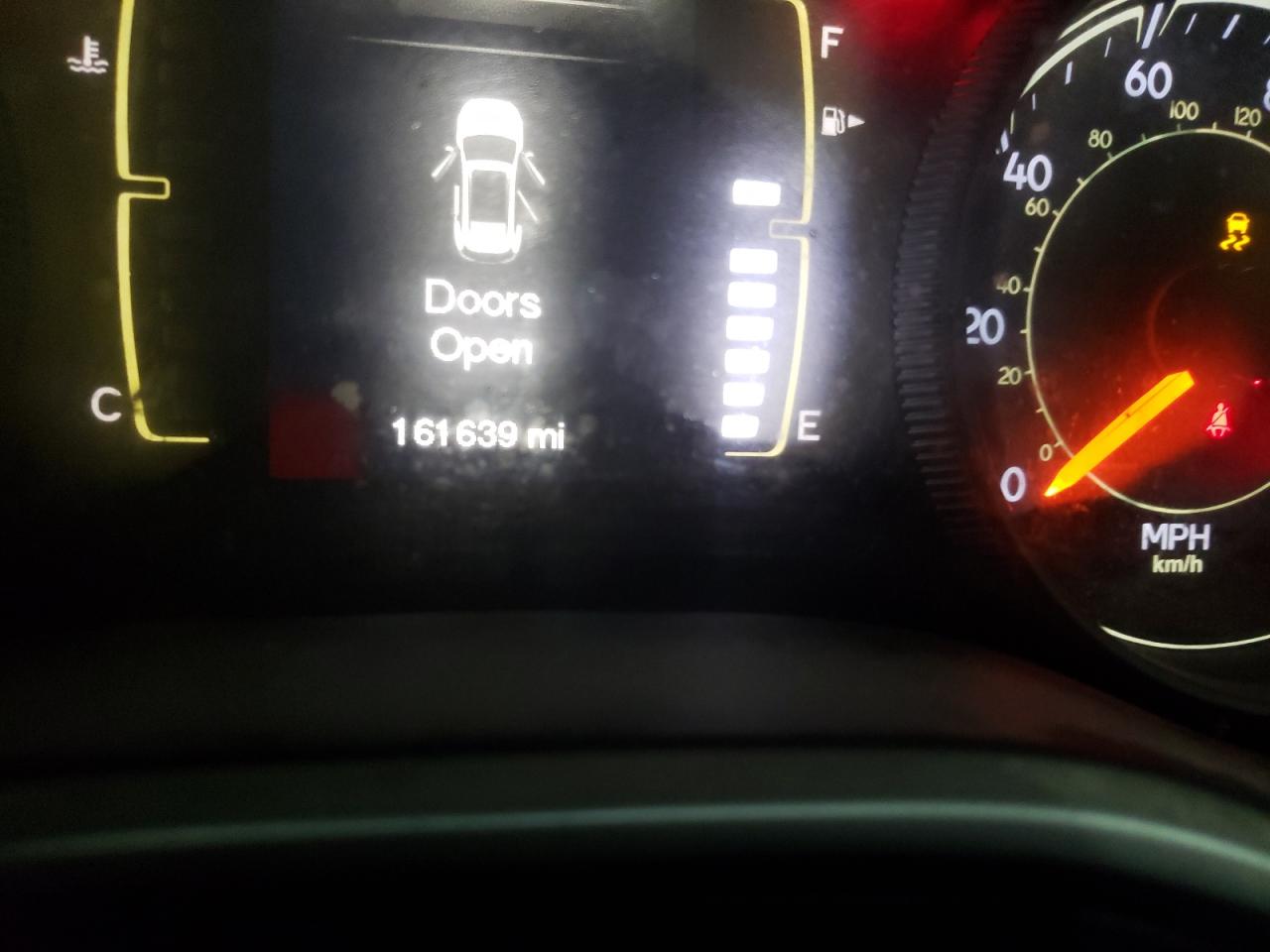 Photo 8 from auction – 2014 JEEP CHEROKEE S with VIN 1C4PJLAB0EW133438
