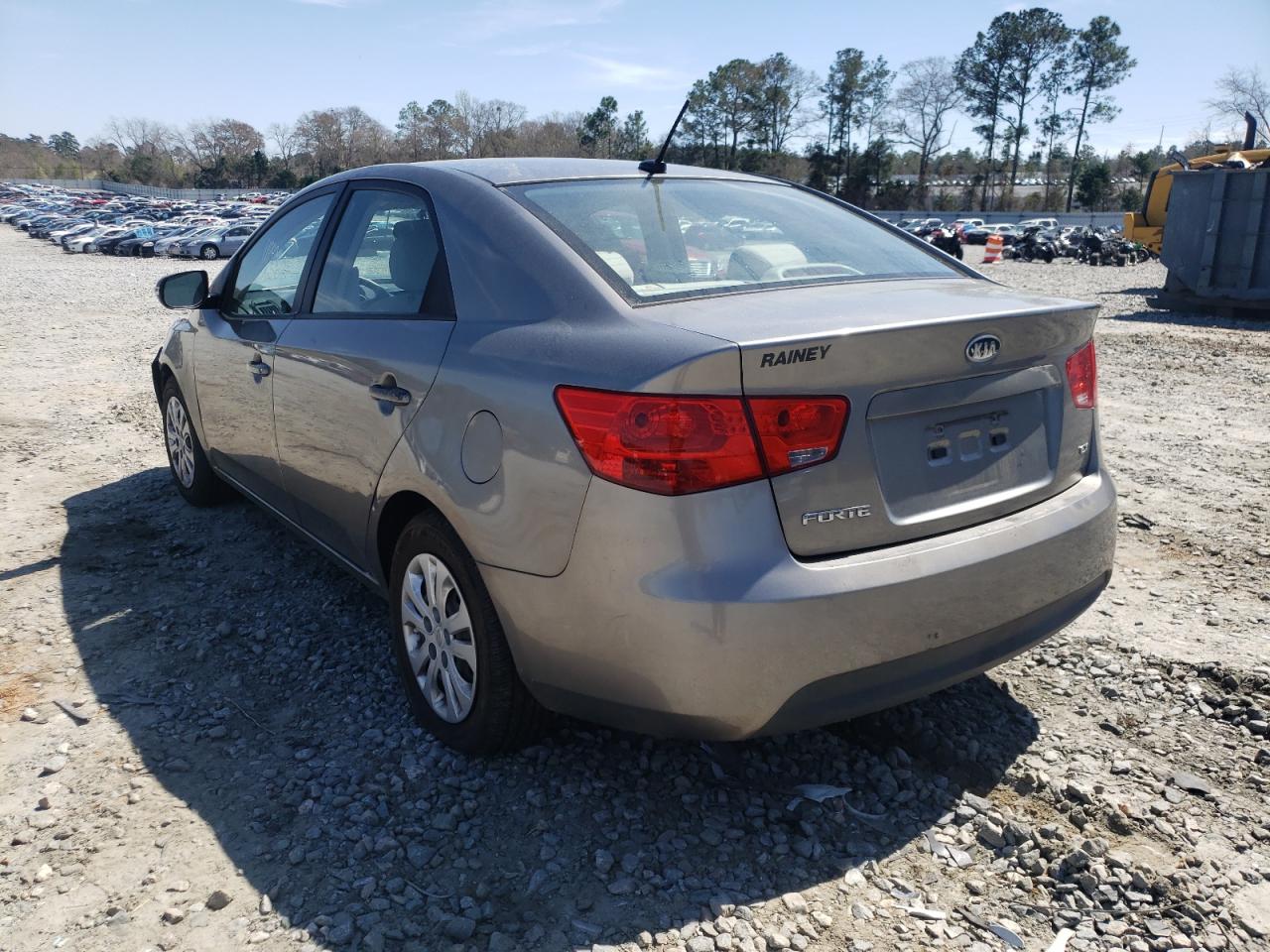 Photo 3 from auction – 2010 KIA FORTE EX with VIN KNAFU4A20A5863128