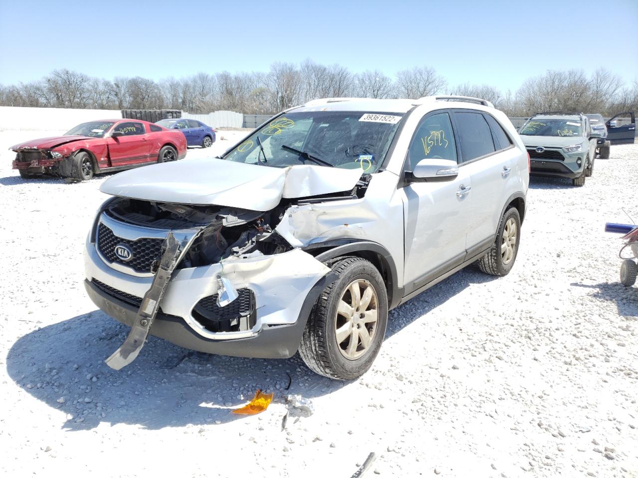 Photo 2 from auction – 2013 KIA SORENTO LX with VIN 5XYKT4A26DG369775