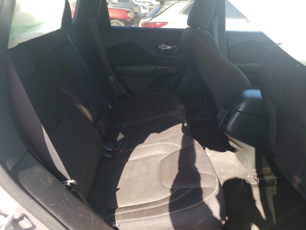 Photo 6 from auction – 2015 JEEP CHEROKEE L with VIN 1C4PJLCB3FW637187