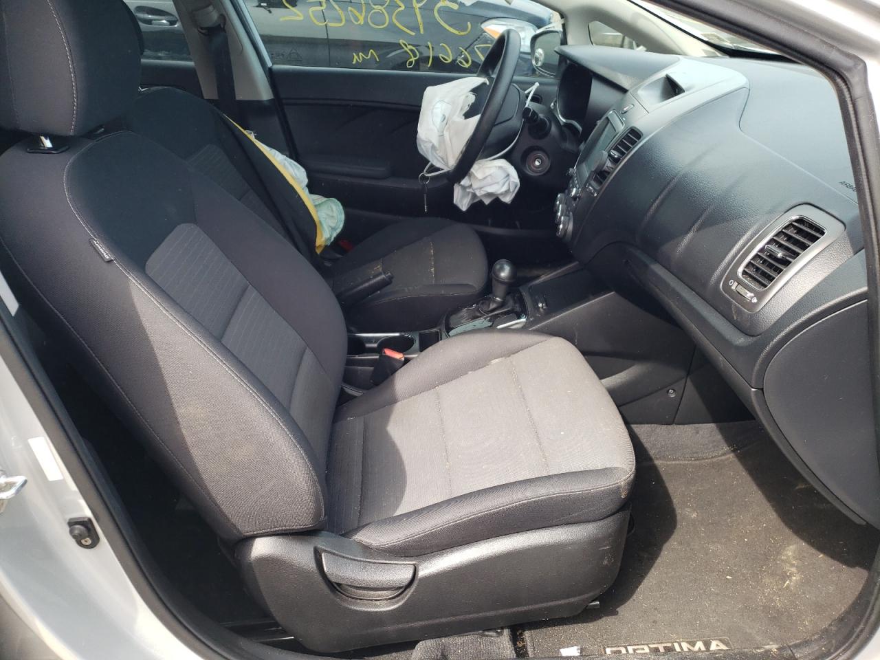 Photo 5 from auction – 2018 KIA FORTE LX with VIN 3KPFL4A74JE243677