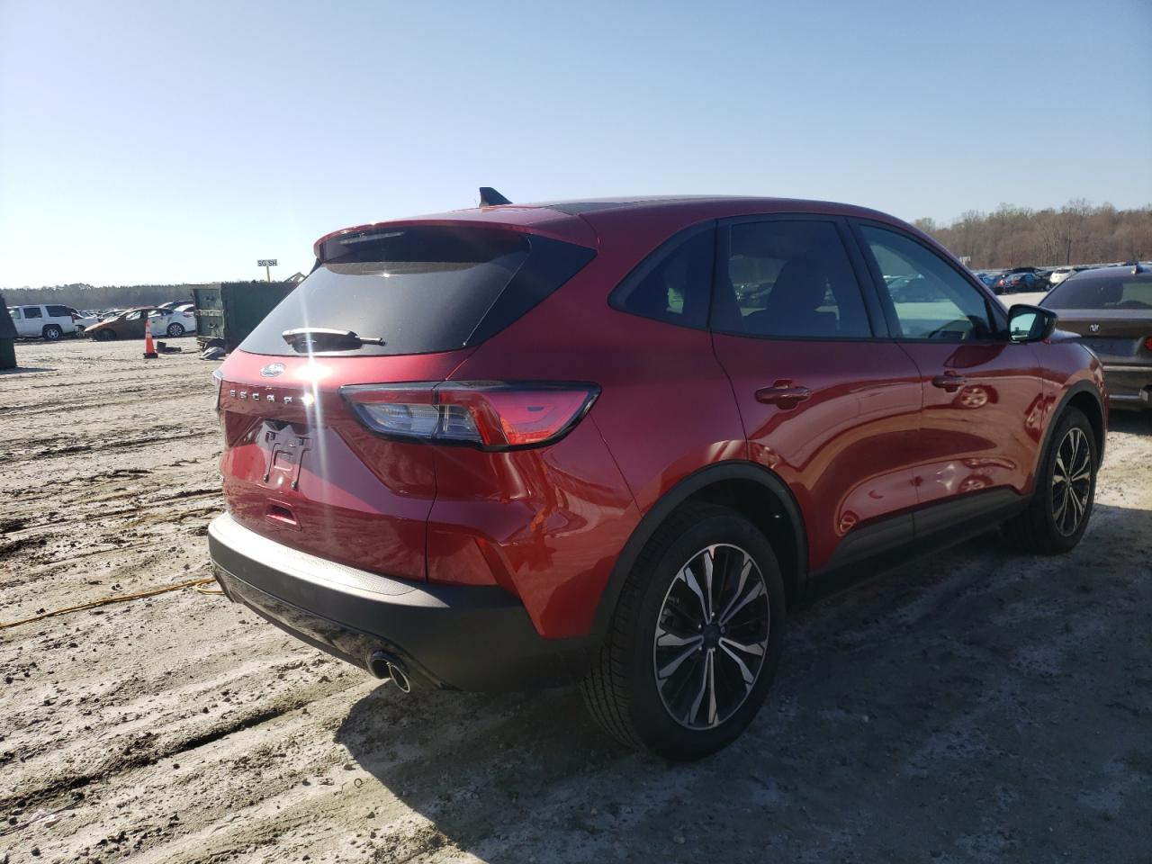 Photo 4 from auction – 2021 FORD ESCAPE SE with VIN 1FMCU0G61MUB29967