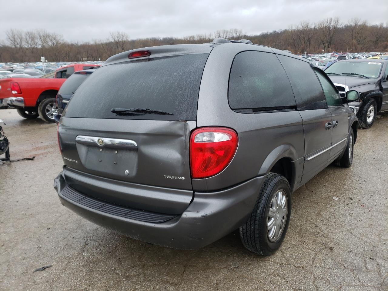 Photo 4 from auction – 2004 CHRYSLER TOWN & COU with VIN 2C4GP54LX4R544643