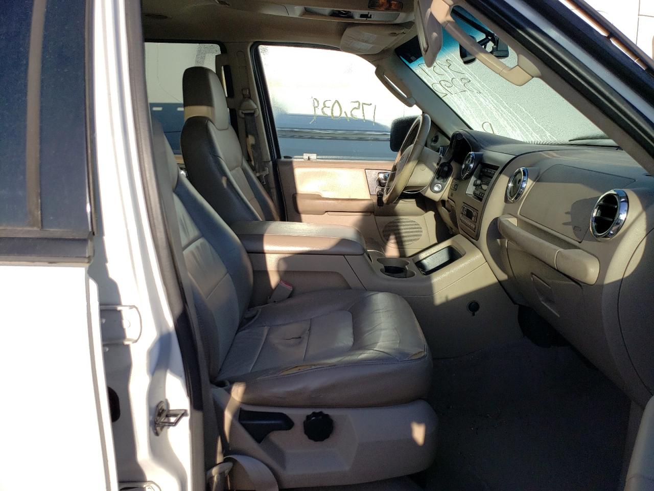 Photo 5 from auction – 2006 FORD EXPEDITION with VIN 1FMPU17576LB01825