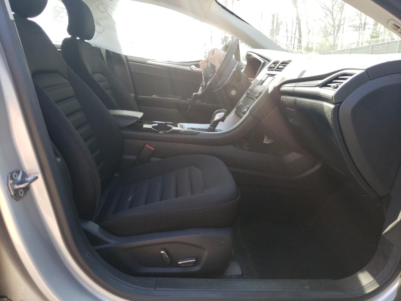 Photo 5 from auction – 2015 FORD FUSION SE with VIN 3FA6P0LU6FR167563