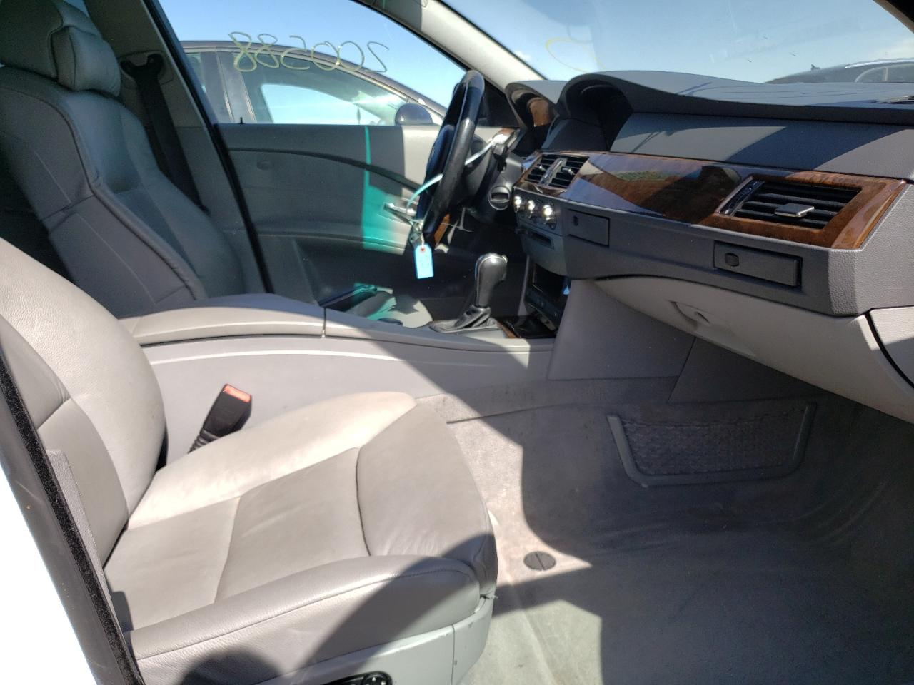 Photo 5 from auction – 2007 BMW 530 XI with VIN WBANF73587CU24603