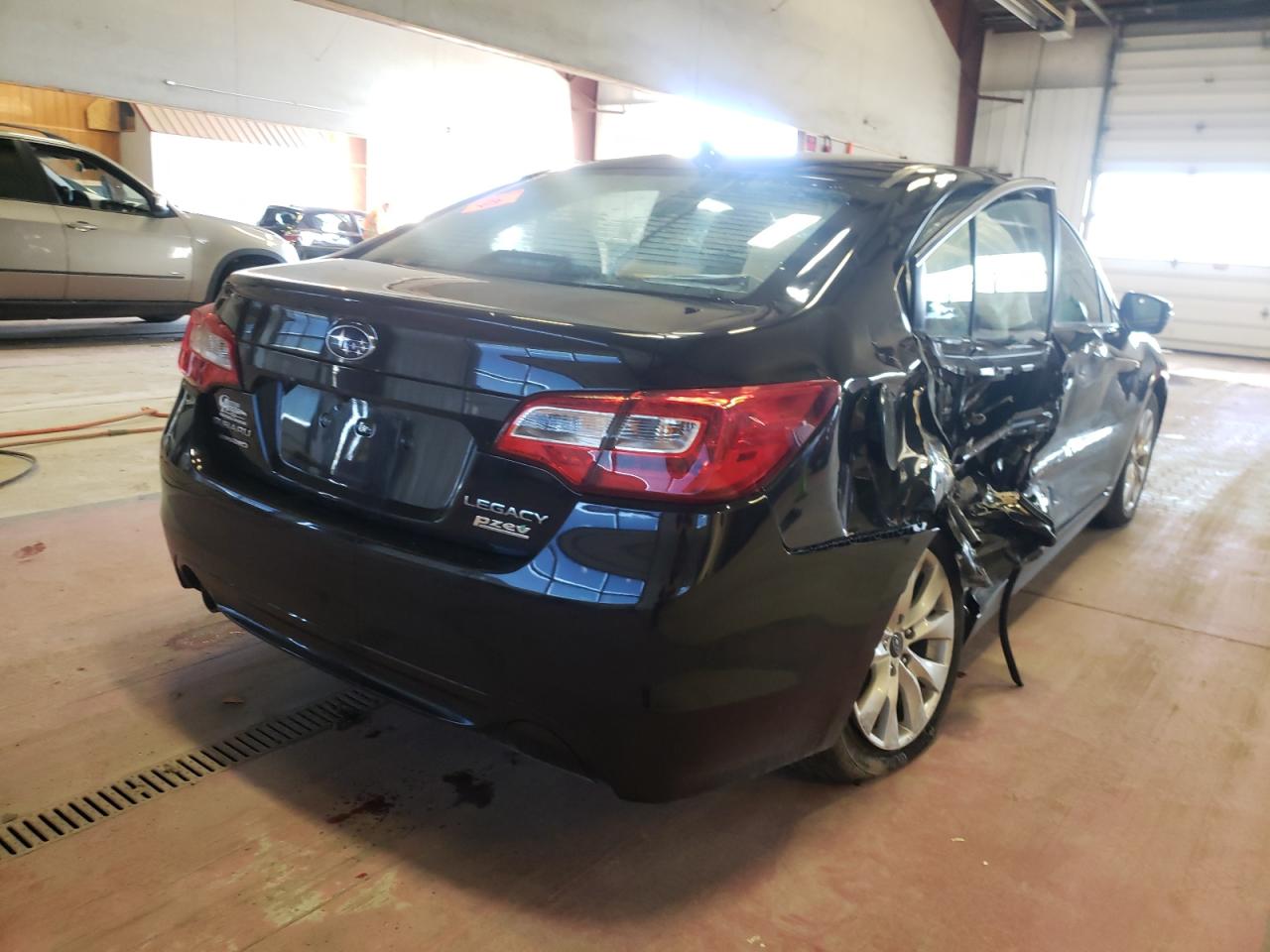 Photo 4 from auction – 2017 SUBARU LEGACY 2.5 with VIN 4S3BNAF68H3045208