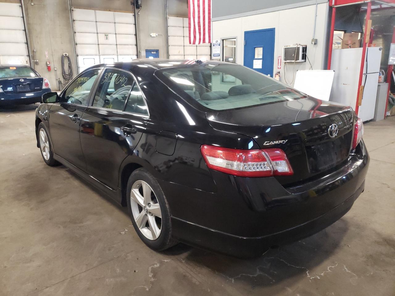 Photo 3 from auction – 2011 TOYOTA CAMRY SE with VIN 4T1BF3EK3BU686108