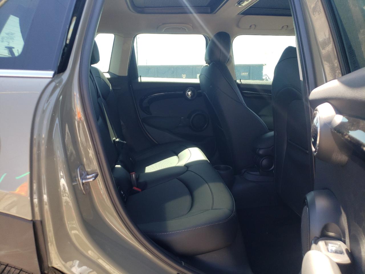 Photo 6 from auction – 2020 MINI COOPER S with VIN WMWXU9C03L2M64201