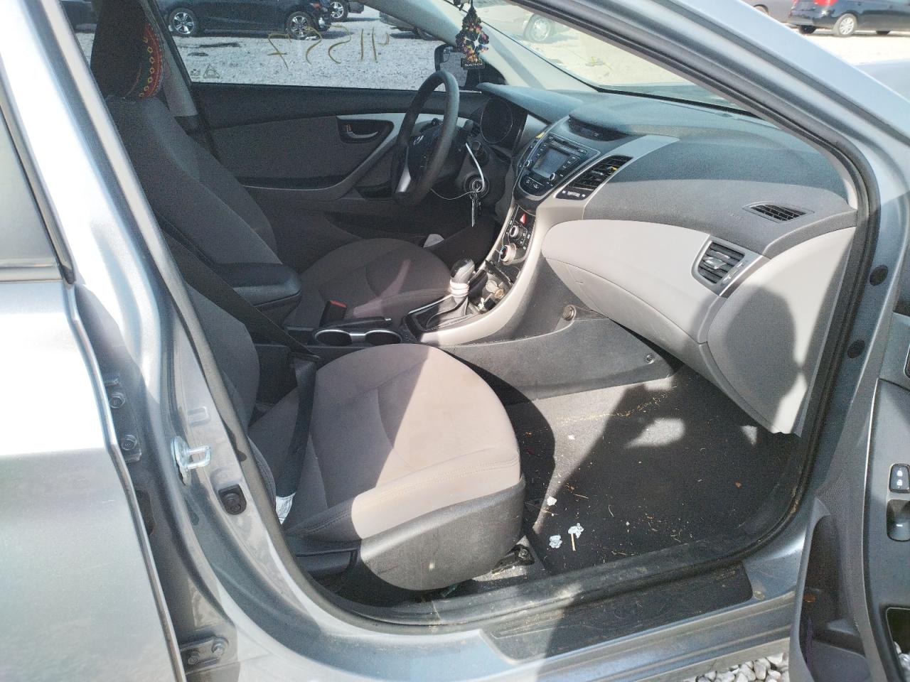 Photo 5 from auction – 2016 HYUNDAI ELANTRA SE with VIN 5NPDH4AEXGH753771
