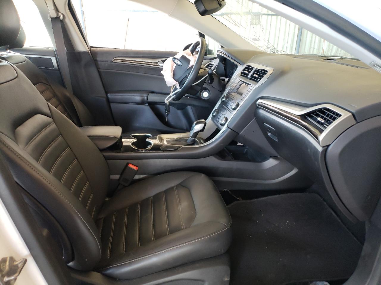 Photo 5 from auction – 2014 FORD FUSION SE with VIN 3FA6P0HD5ER224097