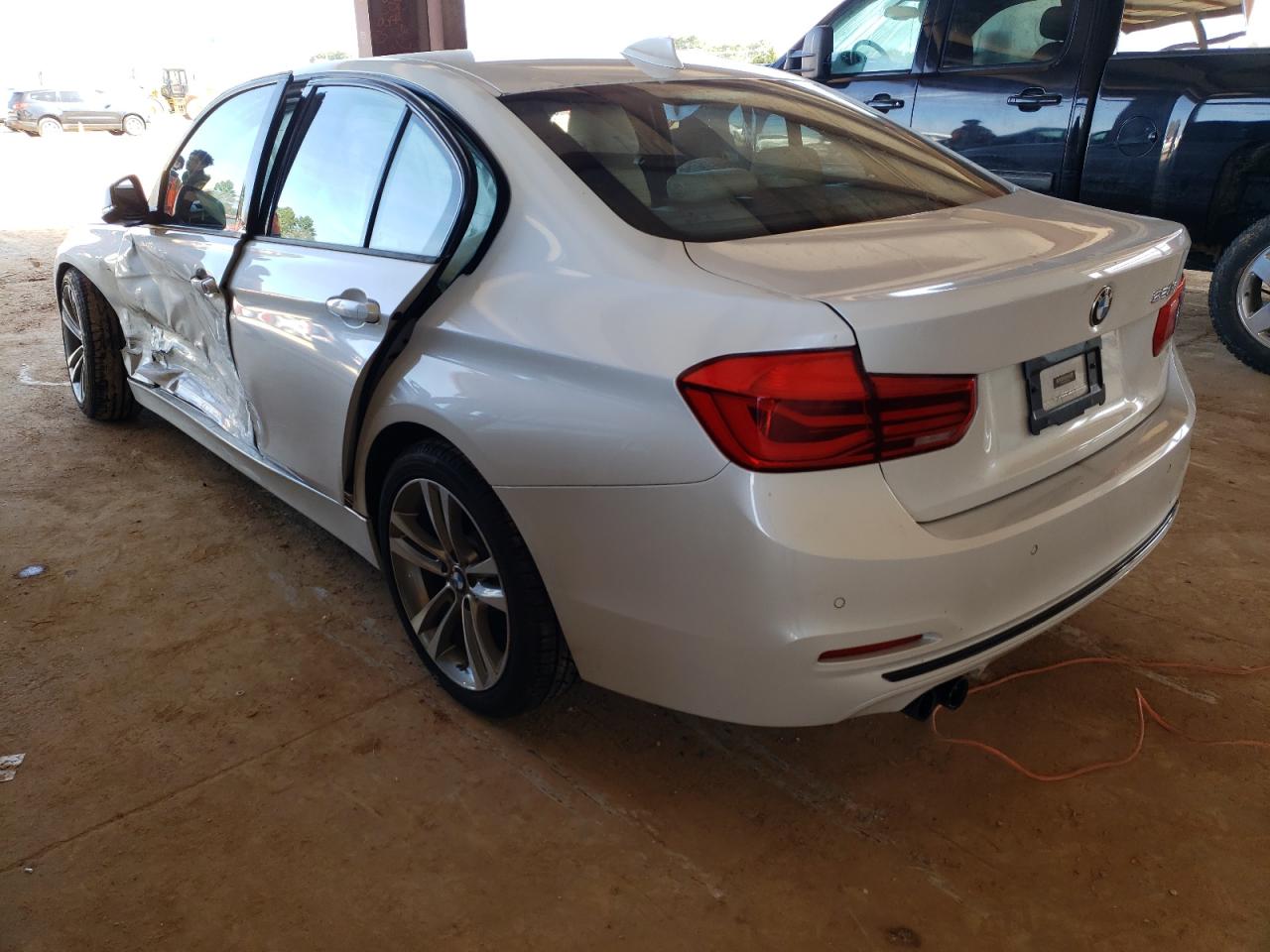 Photo 3 from auction – 2016 BMW 328 with VIN WBA8E9C55GK644010