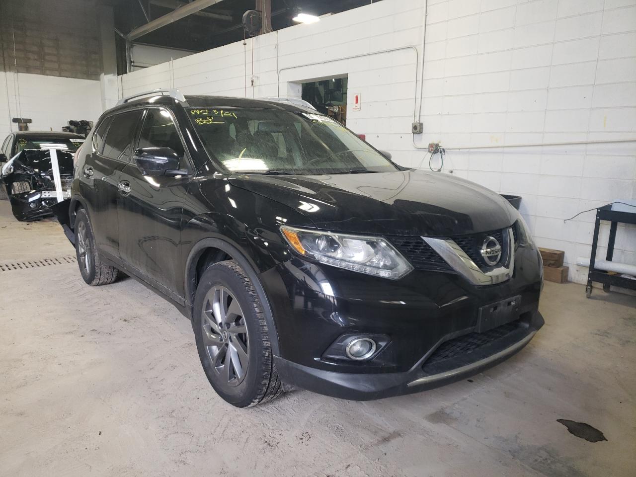 NISSAN ROGUE S 2016 with VIN 5N1AT2MT1GC781255 - Photo from auction