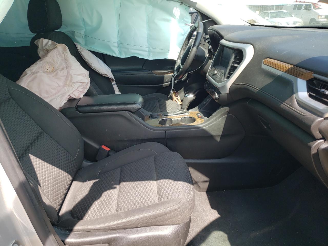 Photo 5 from auction – 2018 GMC ACADIA SLE with VIN 1GKKNSLS0JZ104282
