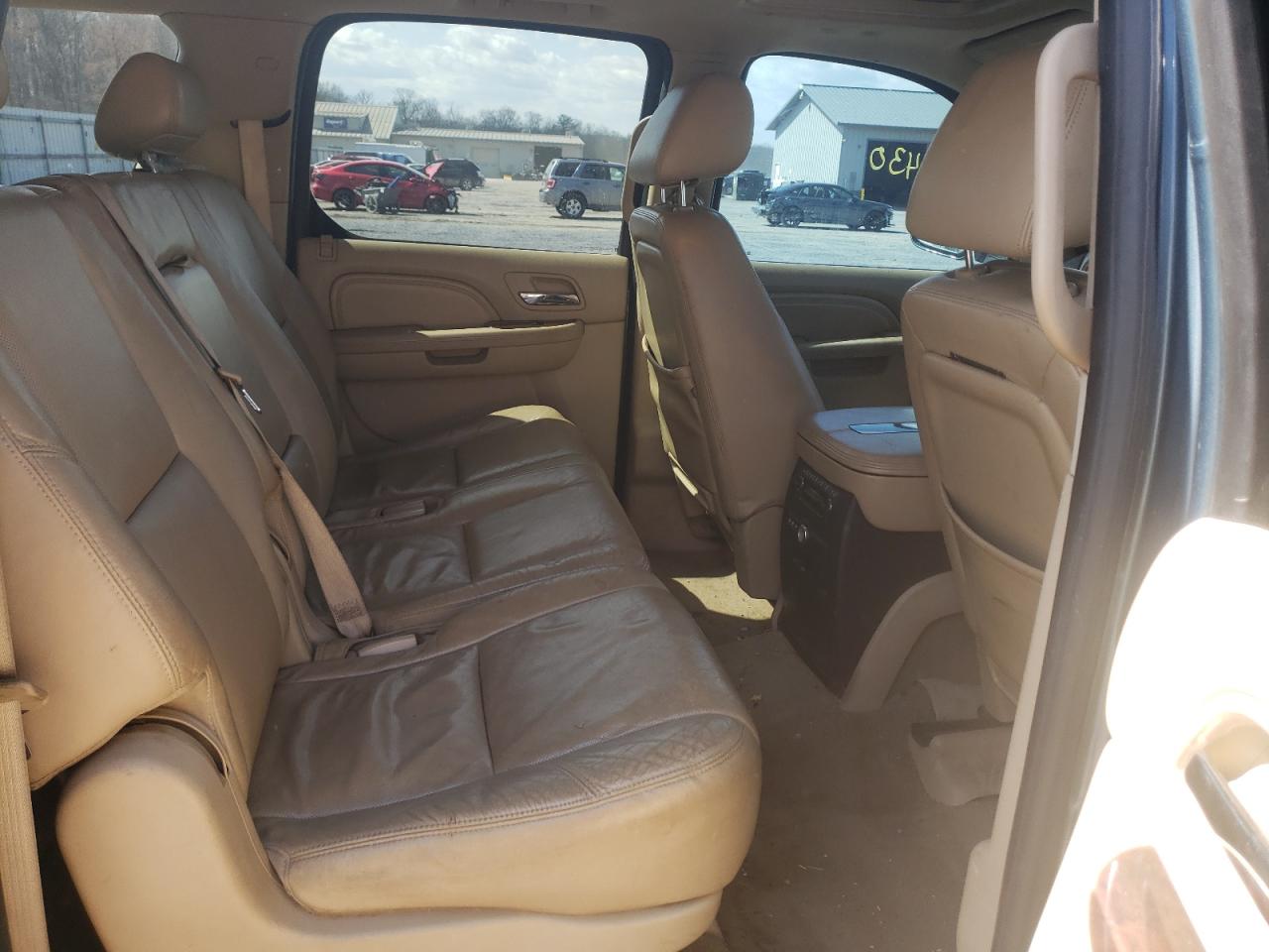 Photo 6 from auction – 2010 CADILLAC ESCALADE E with VIN 1GYUKHEF4AR101749