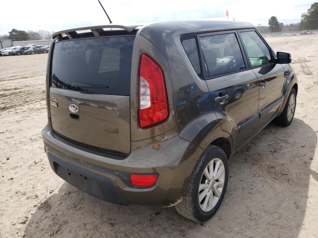 Снимка 4 от търг – 2012 KIA SOUL + с VIN KNDJT2A67C7369038