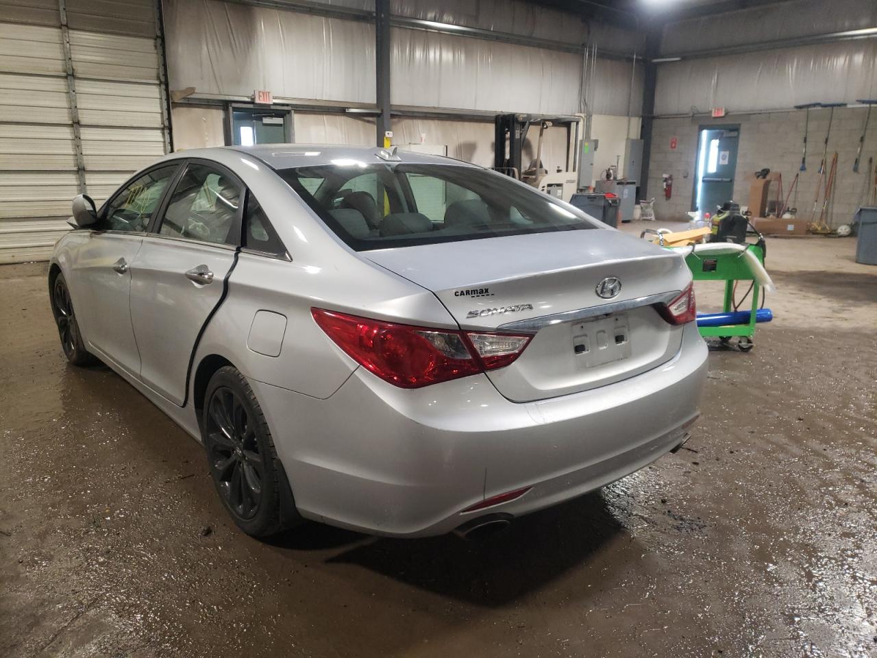 Photo 3 from auction – 2013 HYUNDAI SONATA SE with VIN 5NPEC4AC3DH780307