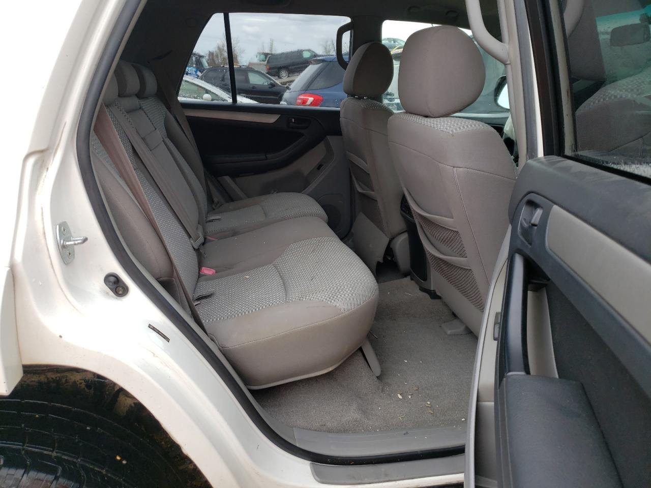 Photo 6 from auction – 2006 TOYOTA 4RUNNER SR with VIN JTEBU14R060102205