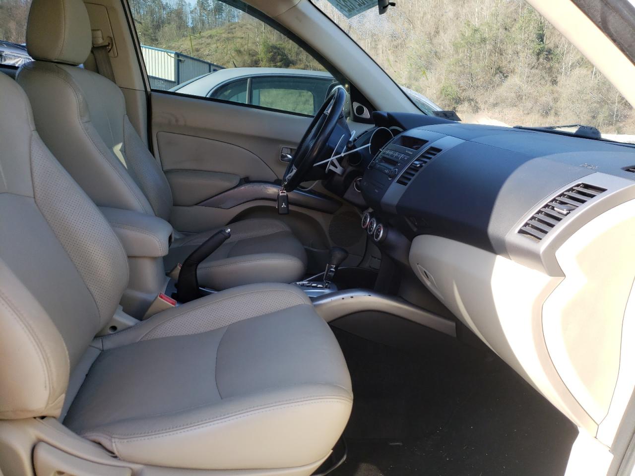 Photo 5 from auction – 2009 MITSUBISHI OUTLANDER with VIN JA4MT41X99Z007561